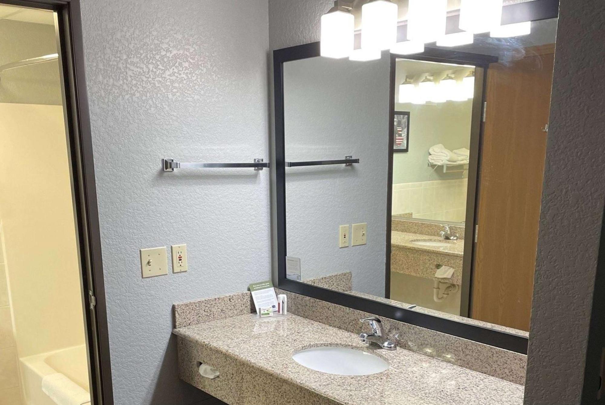 Americinn By Wyndham Ankeny/Des Moines Dış mekan fotoğraf